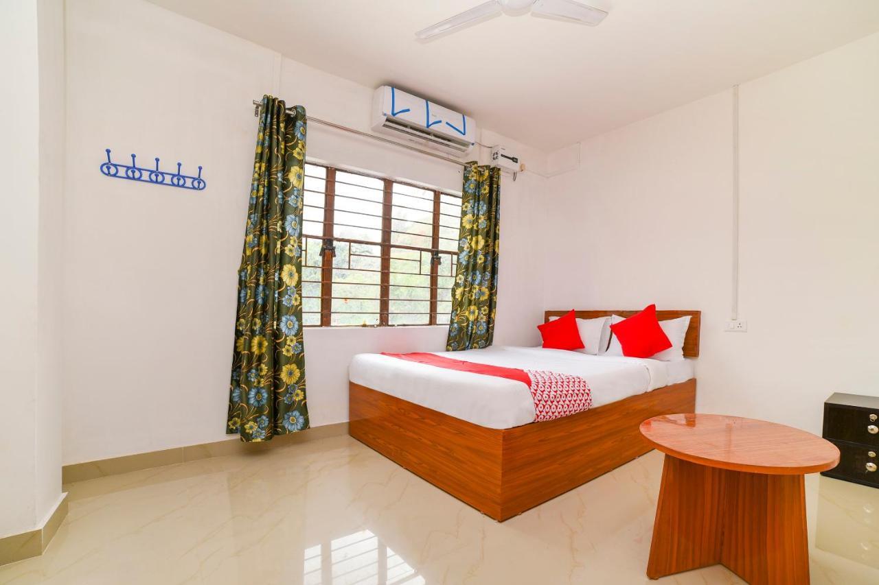 Oyo 40893 Hotel Lotus Guwahati Ngoại thất bức ảnh