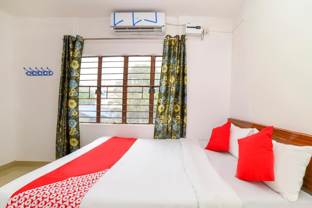 Oyo 40893 Hotel Lotus Guwahati Ngoại thất bức ảnh